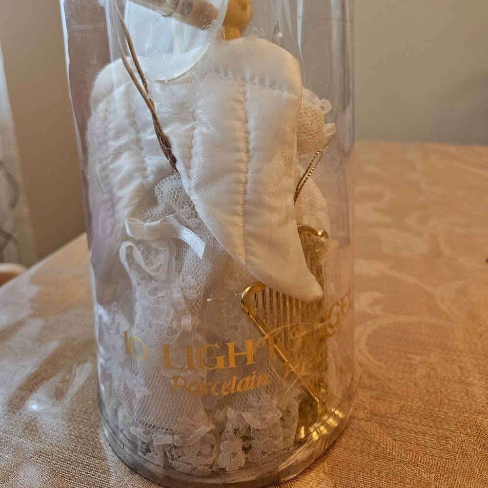 Vintage Light up Angel Tree Topper - Picture 5 of 10